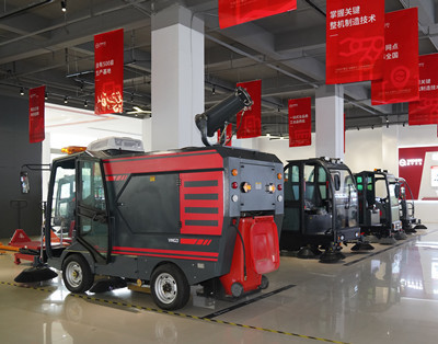 揚(yáng)子S10電動掃地車助力蒙牛圣牧高科，打造綠色高效清潔新標(biāo)桿